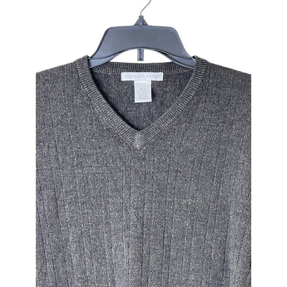 Vintage Geoffrey Beene Mens V-Neck Charcoal Gray 100% Acrylic Men's Sweater Med - Picture 2 of 7